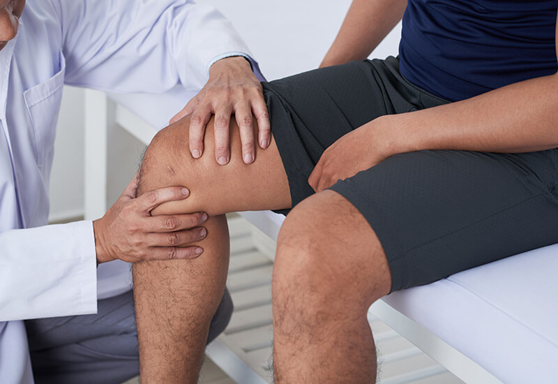 Minimally Invasive Knee Surgery: The Subvastus Approach